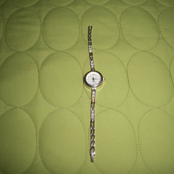 Japan Movt Women's Silver Watch - Picture 1 of 13